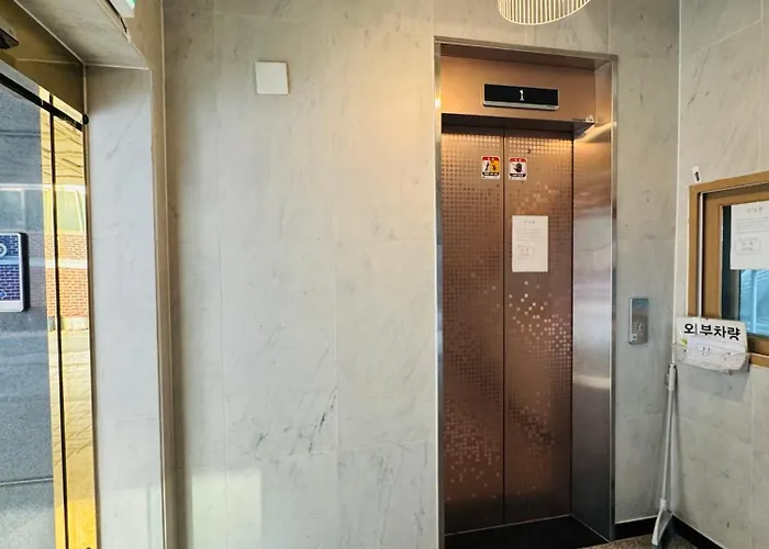 Appartement 201, Atelier Seongsu Riverside Loft Cherry Blossom Road River Airport Bus Séoul