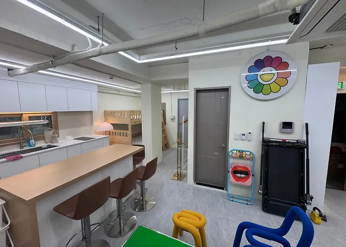 Appartement 201, Atelier Seongsu Riverside Loft Cherry Blossom Road River Airport Bus