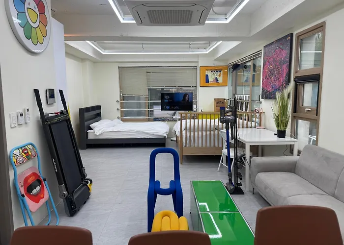 Appartement 201, Atelier Seongsu Riverside Loft Cherry Blossom Road River Airport Bus *
