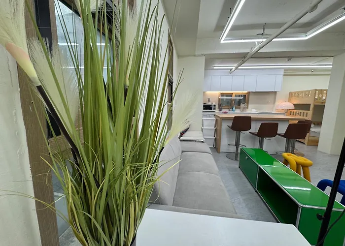 Appartement 201, Atelier Seongsu Riverside Loft Cherry Blossom Road River Airport Bus