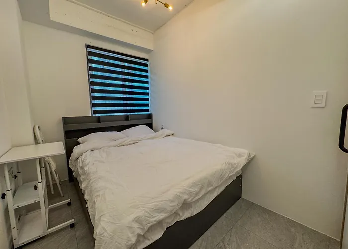 201, Atelier Seongsu Riverside Loft Cherry Blossom Road River Airport Bus Apartment Seoul