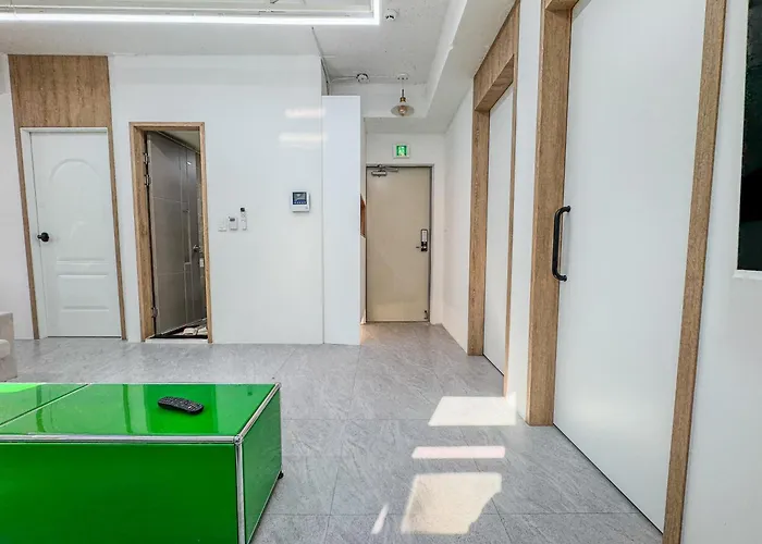 201, Atelier Seongsu Riverside Loft Cherry Blossom Road River Airport Bus Apartment