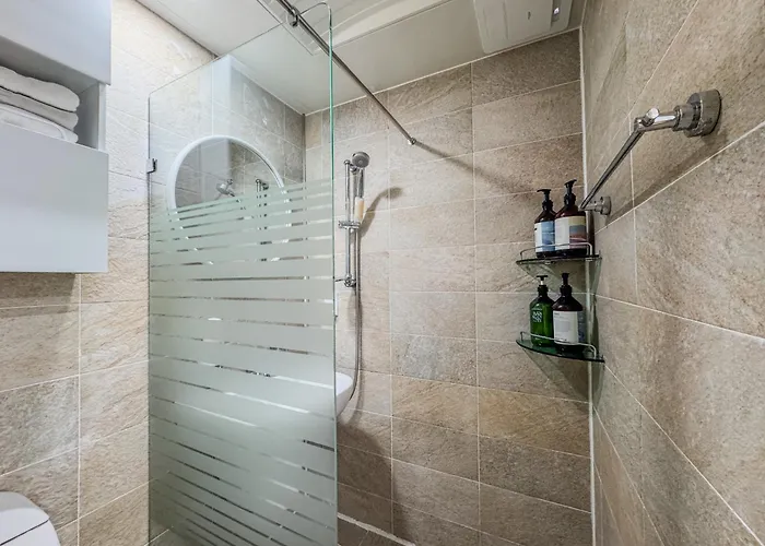 201, Atelier Seongsu Riverside Loft Cherry Blossom Road River Airport Bus Apartment Seoul